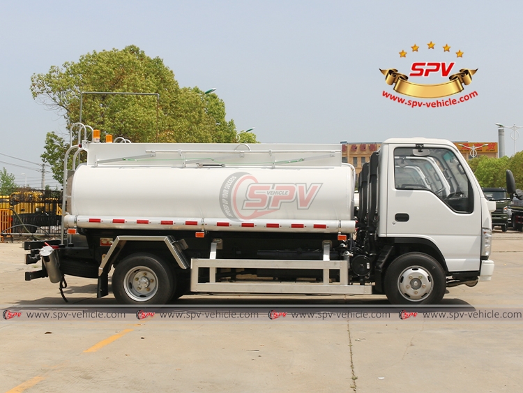 SPV-Vehicle - 3 Units of 4,000 Litres Oil Transport Truck ISUZU - Right Side View